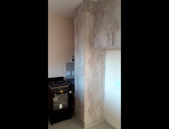 2 BEDROOM PROPERTY TO RENT IN FLORIDA